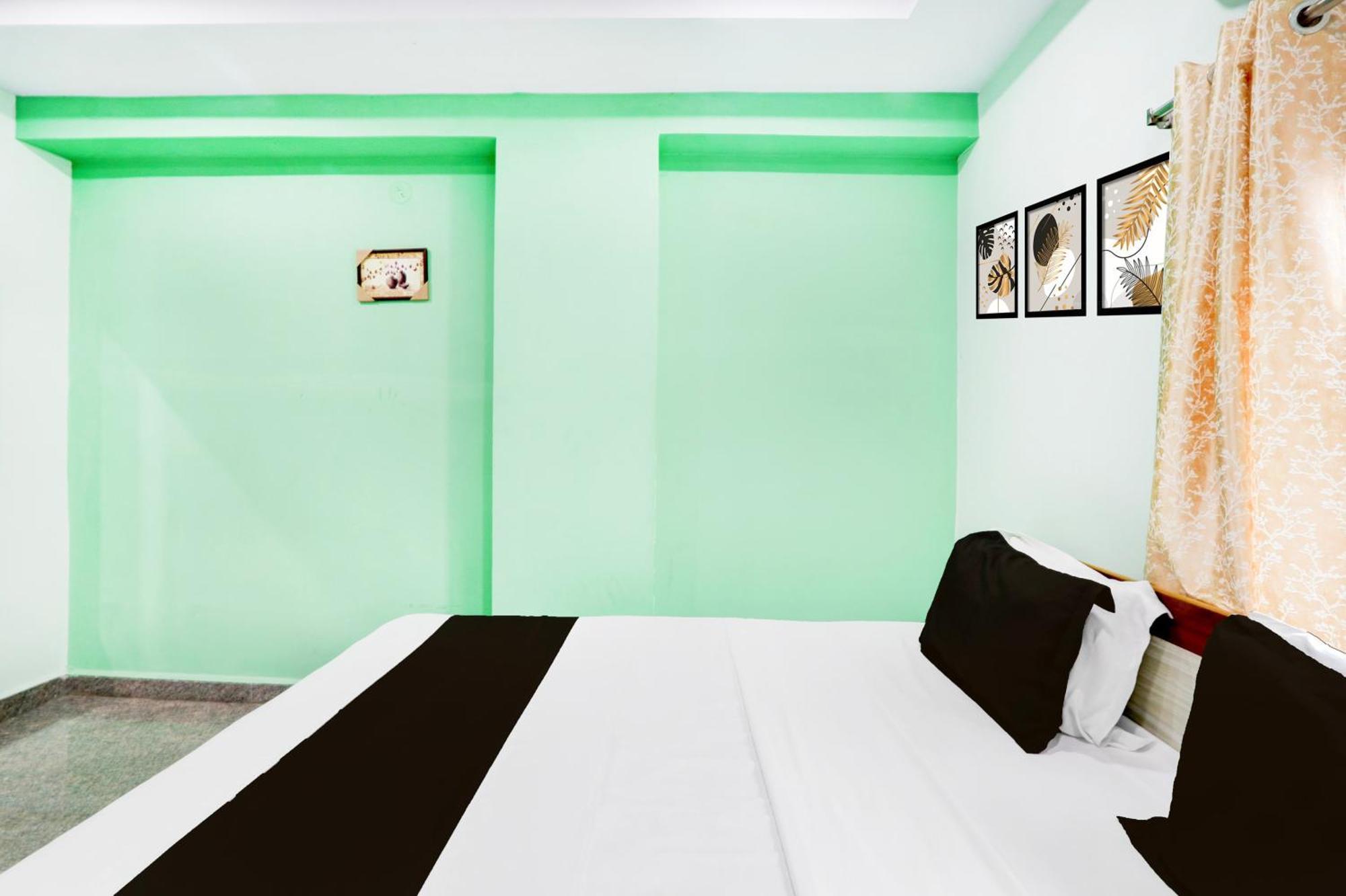 Hotel O Anoos Minarva Haiderabad Buitenkant foto