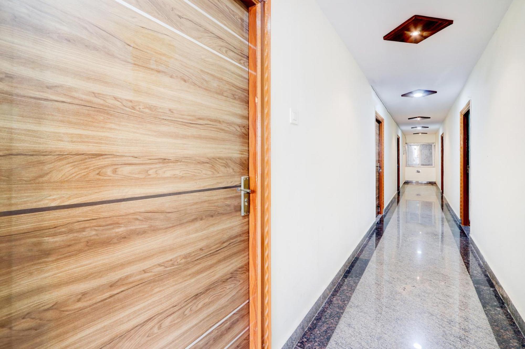 Hotel O Anoos Minarva Haiderabad Buitenkant foto