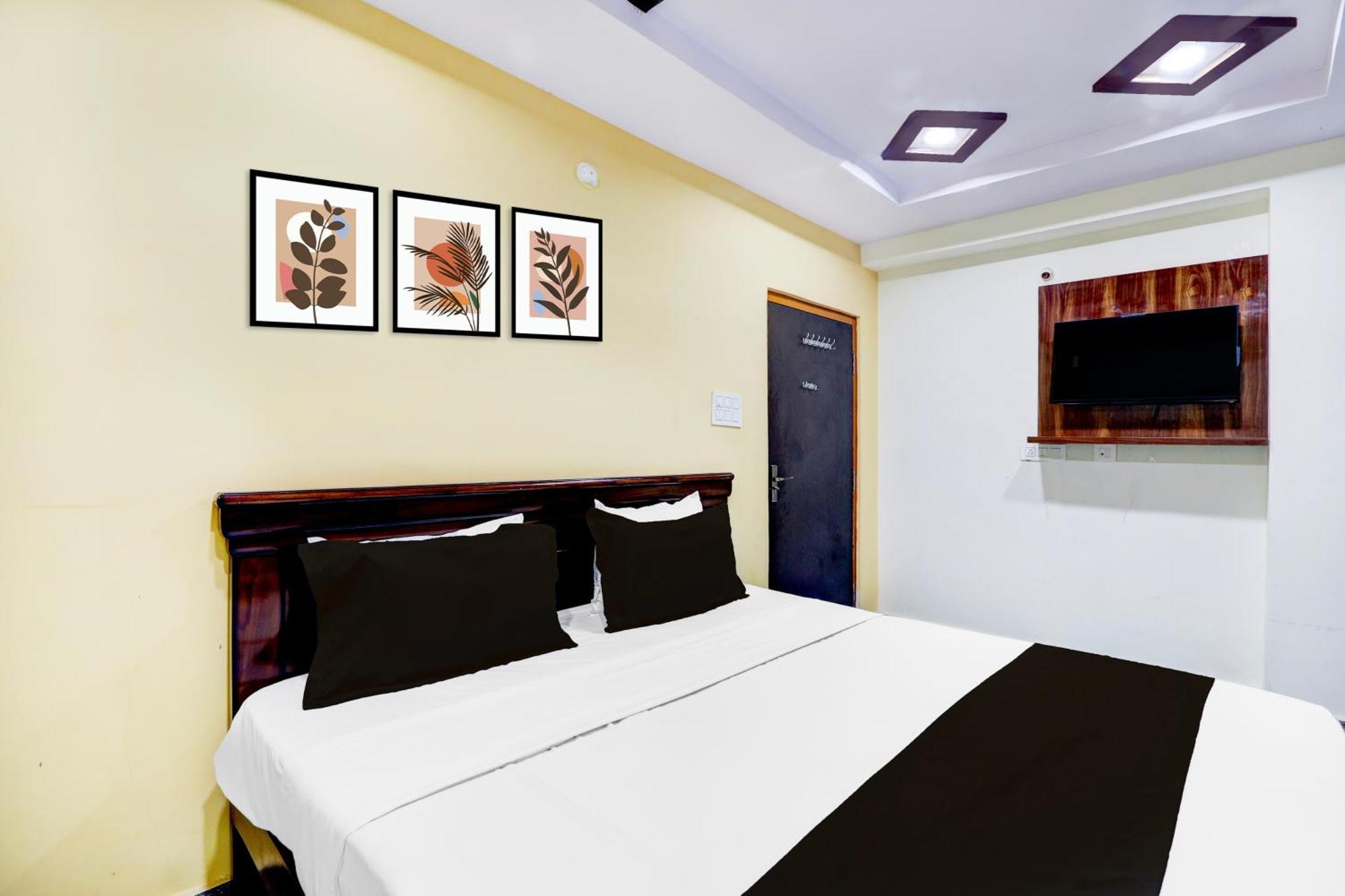 Hotel O Anoos Minarva Haiderabad Buitenkant foto