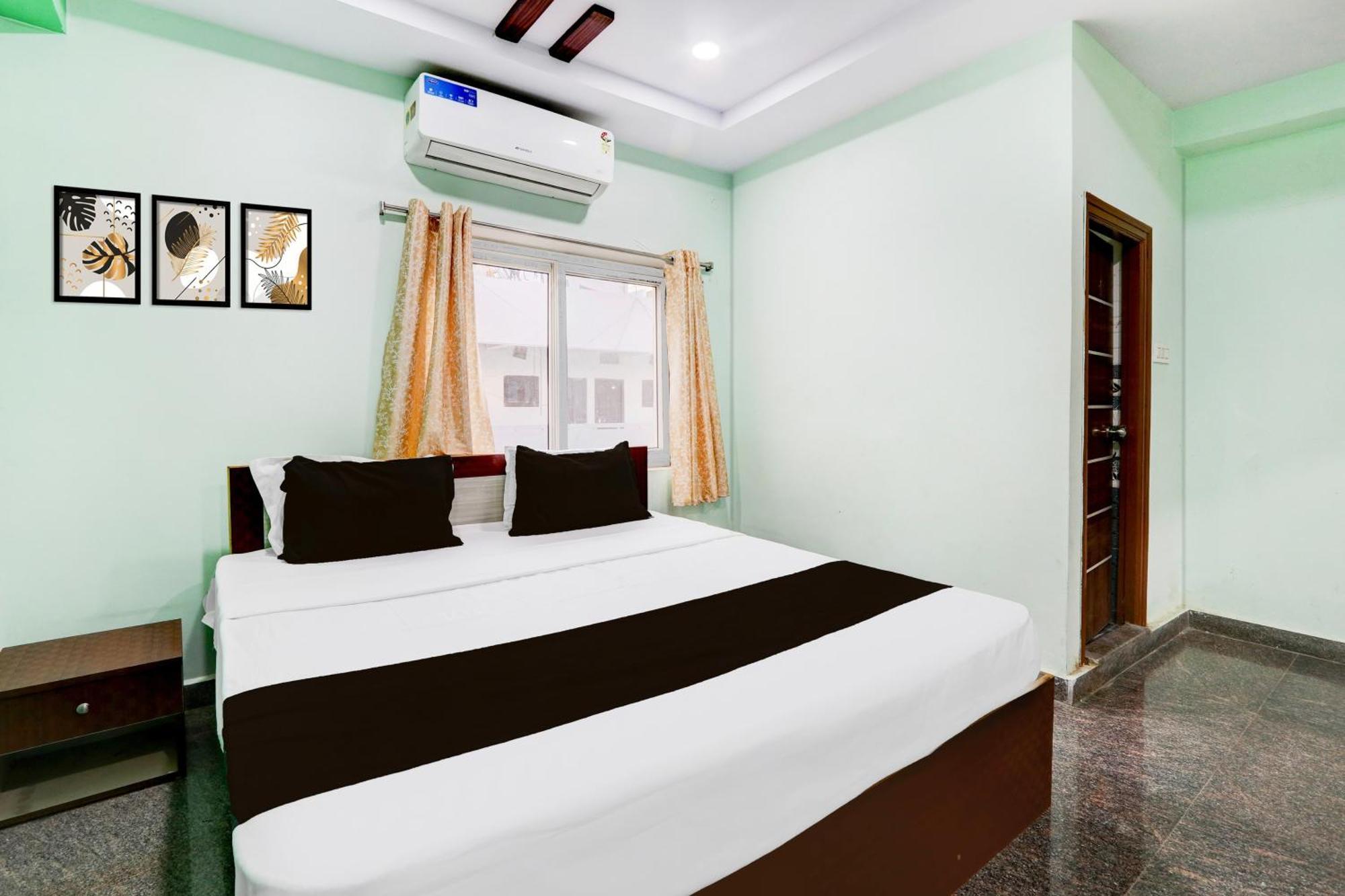 Hotel O Anoos Minarva Haiderabad Buitenkant foto