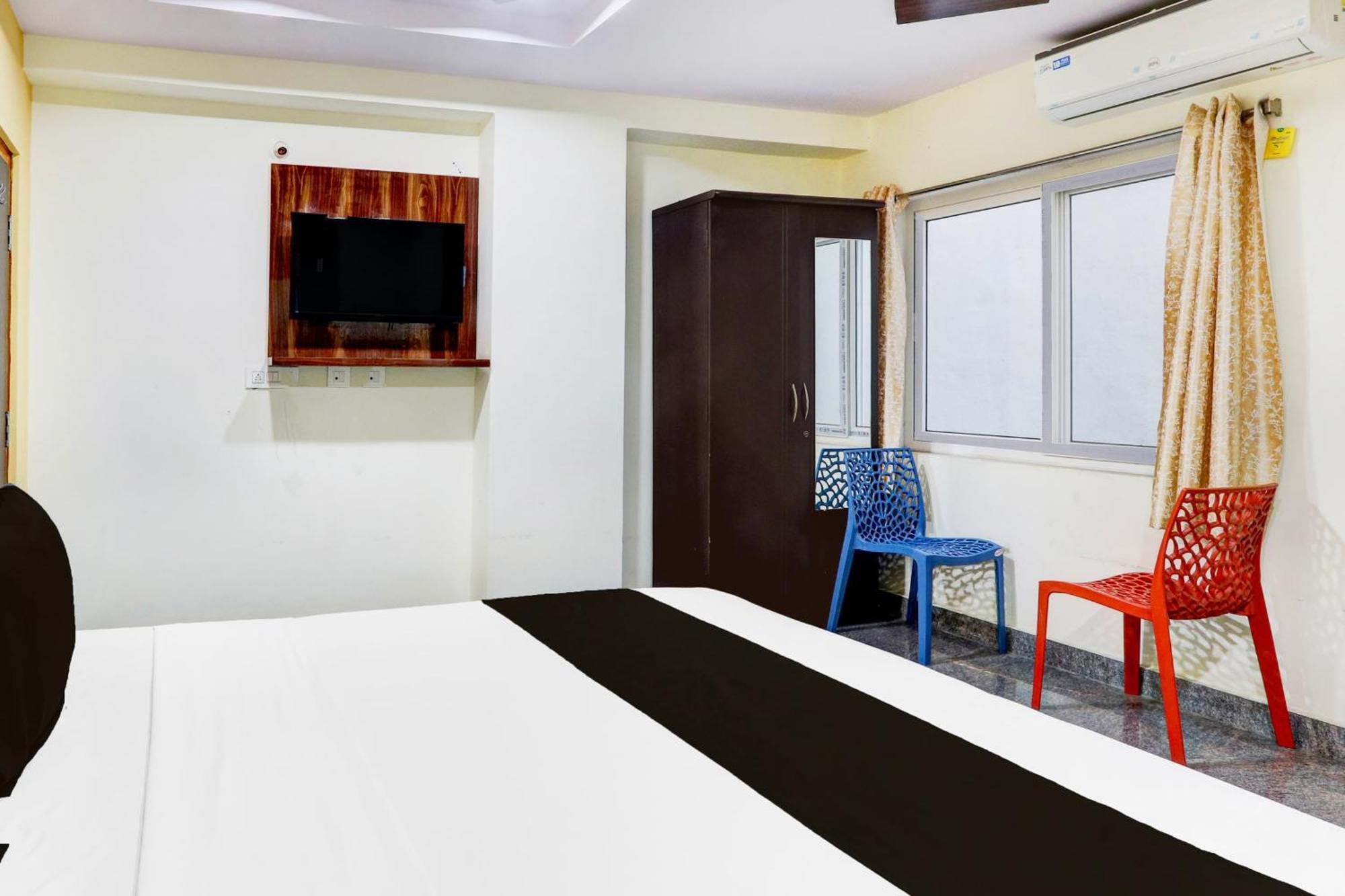 Hotel O Anoos Minarva Haiderabad Buitenkant foto