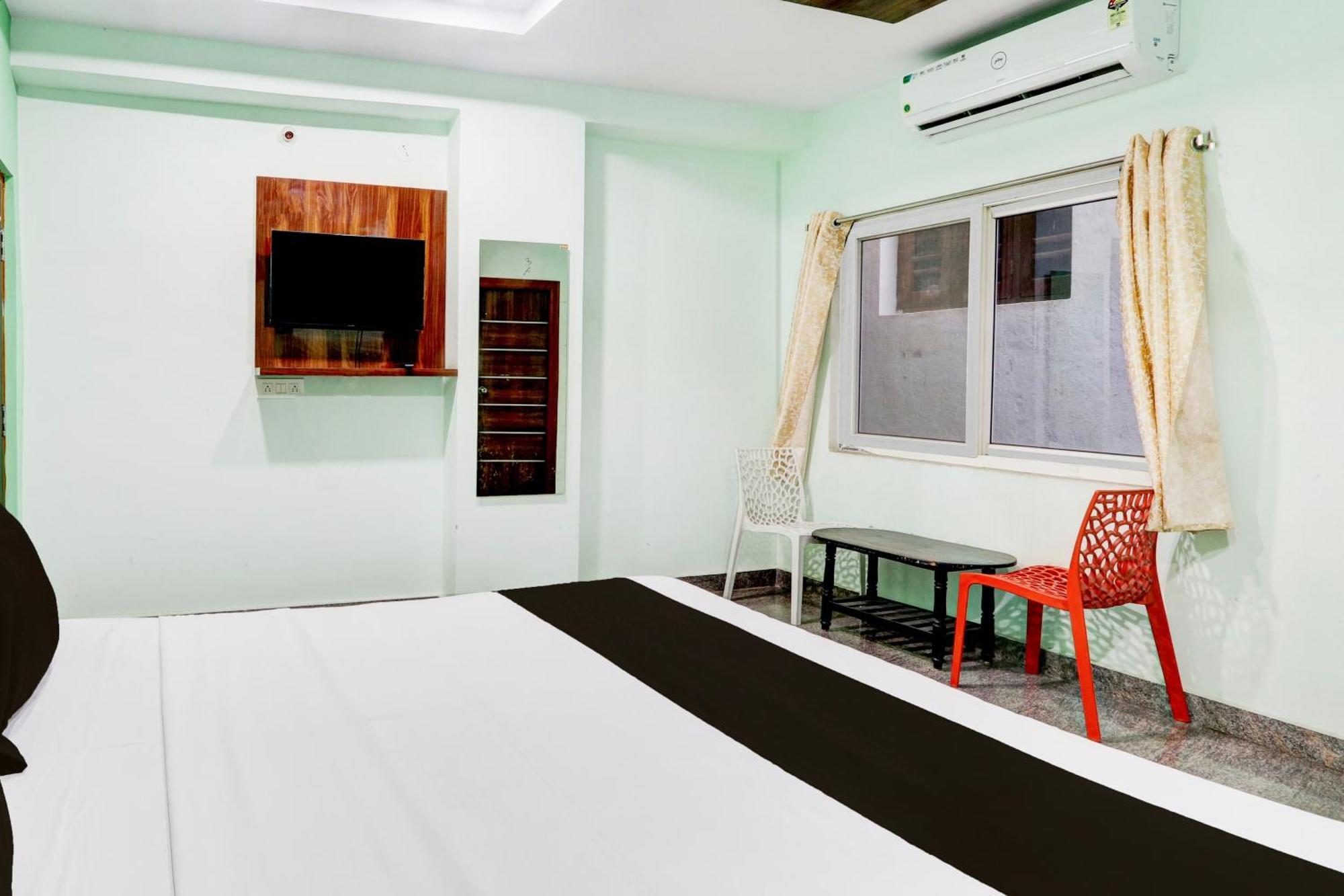 Hotel O Anoos Minarva Haiderabad Buitenkant foto