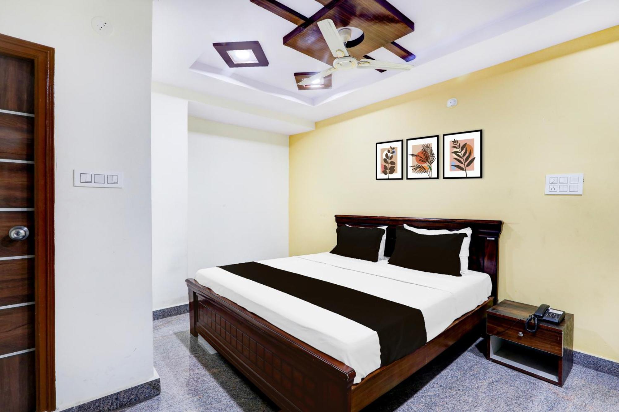 Hotel O Anoos Minarva Haiderabad Buitenkant foto