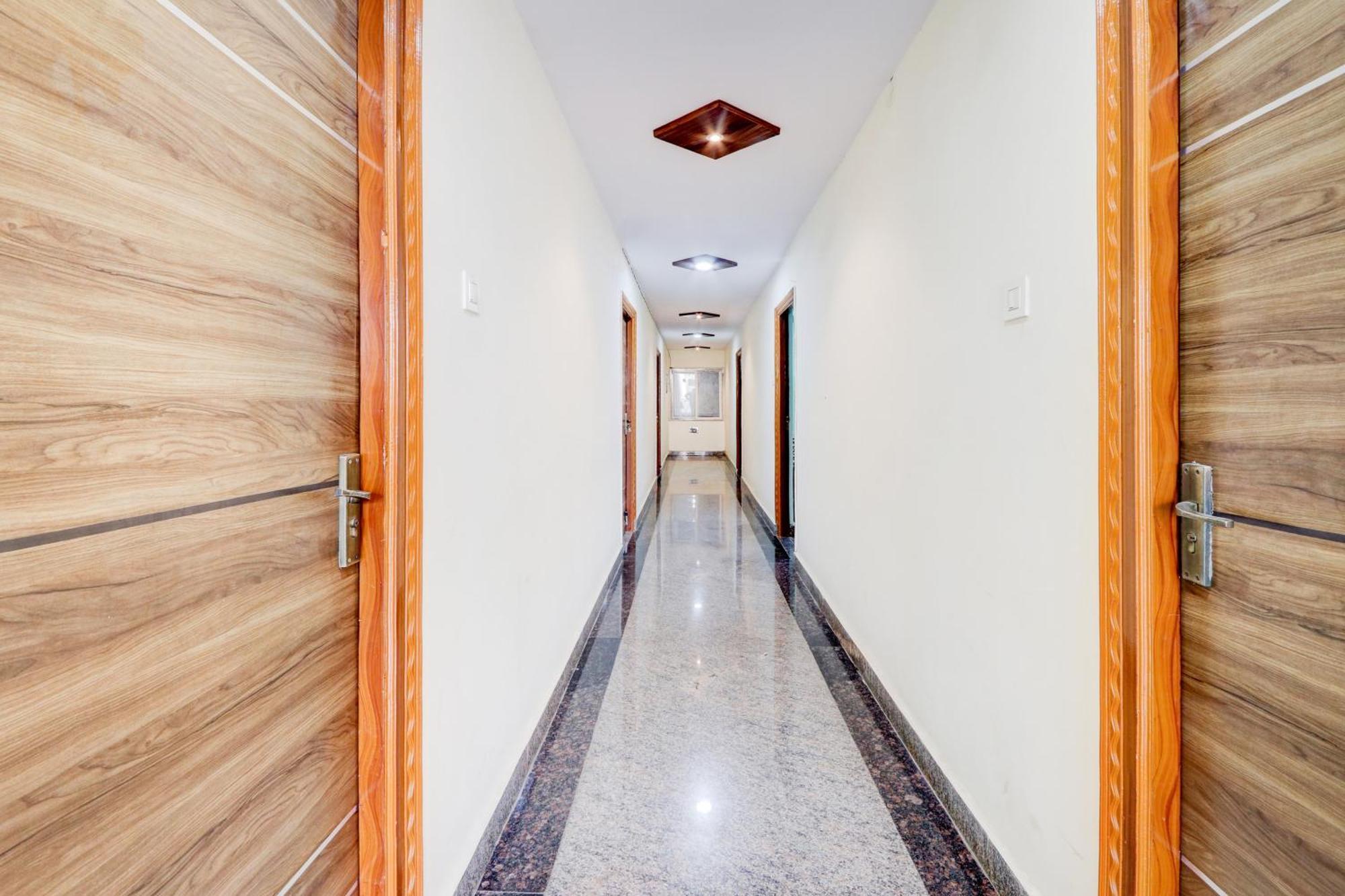 Hotel O Anoos Minarva Haiderabad Buitenkant foto